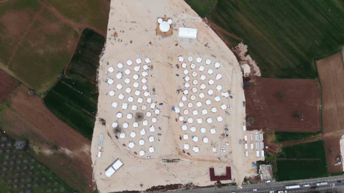 Deprem Acı Hikayeler Bıraktı: Eşi Ve İki Çocuğuyla 35 Saniyede Kurtuldu, Babasının Cenazesini Elleriyle Çıkarttı