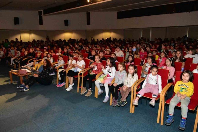 Balçova’da Tiyatro Haftası Kutlandı