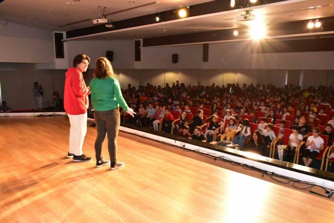 Balçova’da Tiyatro Haftası Kutlandı