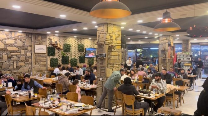 Cihangir Kebap, İftarda Yoğun İlgi Görüyor