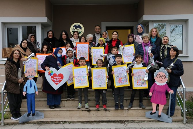 Minik Ressamlar, Yaşlı Vatandaşlarla Resim Yaptı