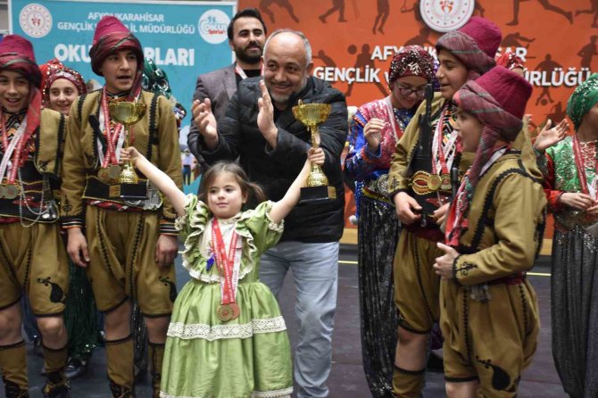 Halk Oyunlarının Yıldızı Çobanlar Oldu