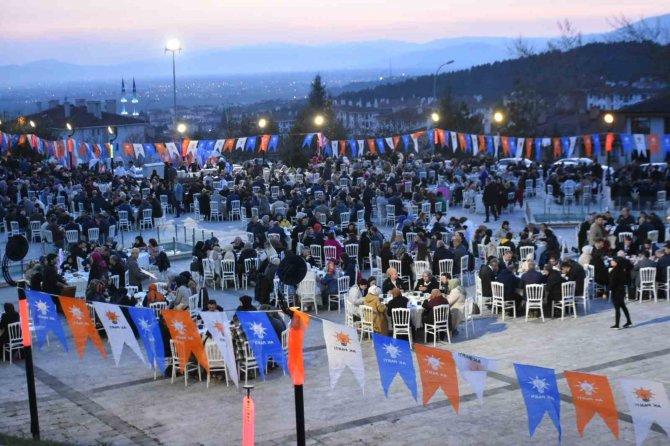 Şengüloğlu "Biz Kocaman Bir Aileyiz"