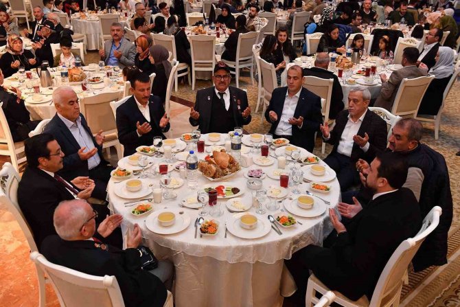 Altındağ’da Şehit Aileleri Ve Gazilerle İftar