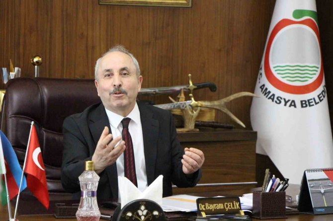 Amasya’nın Yeni Belediye Başkanı Çelik: “Çiçek Göndermeyin, Depremzedeler İçin Bağış Yapın”