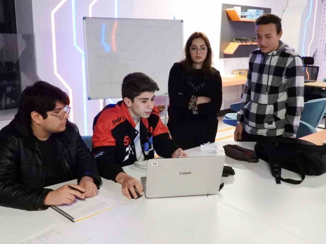 Kepezli Liseliler Bilim Yarışması Finalinde