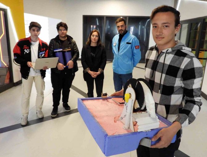 Kepezli Liseliler Bilim Yarışması Finalinde