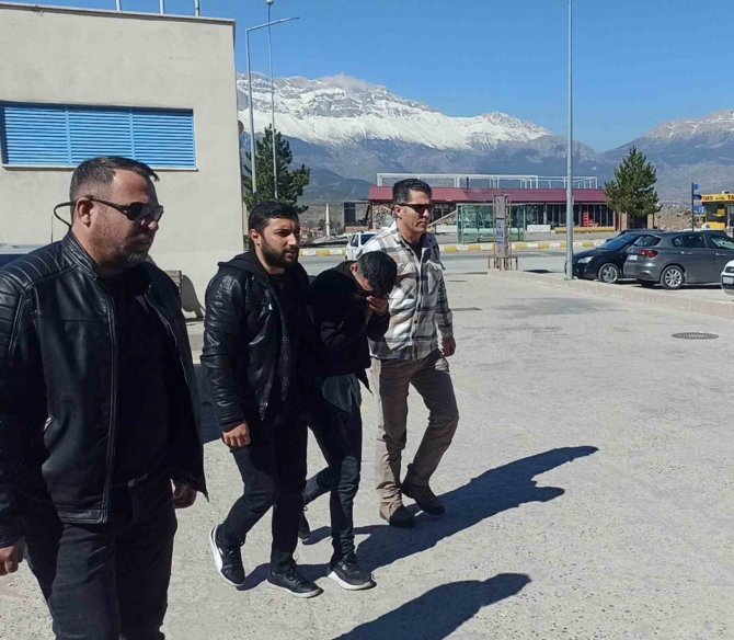 Yastık İçerisine Gizlenmiş 1 Kilo Sentetik Uyuşturucuyla Yakalanan Şahıs Tutuklandı