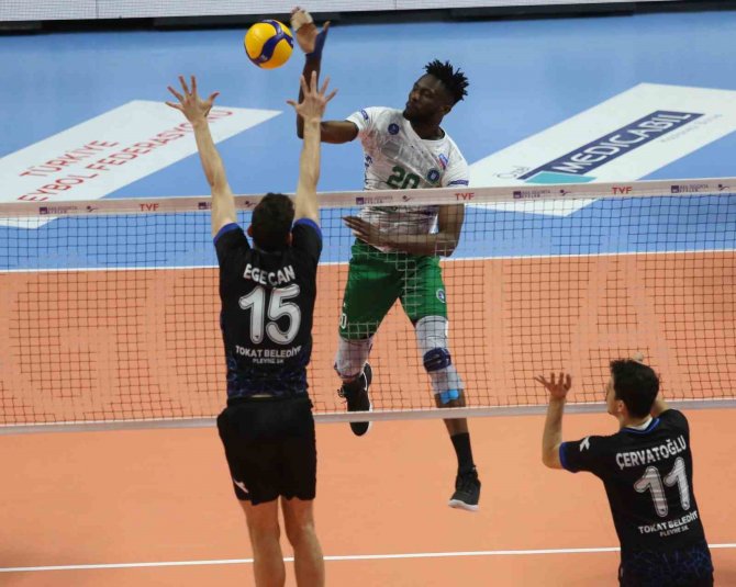 Bursa Büyükşehir Belediyespor Sahasında Tokat Belediye Plevne’yi Set Vermeden Geçti