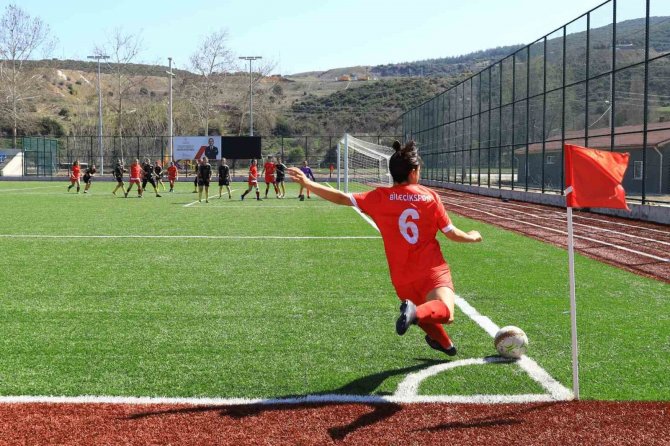 Bilecikspor Kadın Futbol Takımı Gol Oldu Yağdı