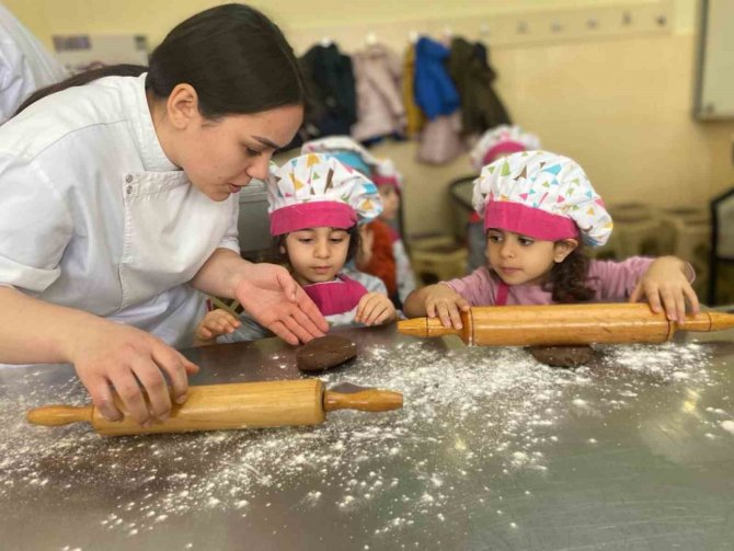 Minik Şefler Mutfakta