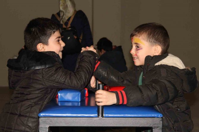 Elazığ’da Düzenlenen Festivalde Çocuklar Doyasıya Eğlendi