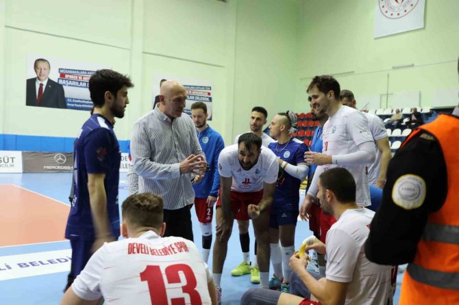 Efeler Ligi 24. Hafta: Develi Belediyespor: 1-arkasspor: 3