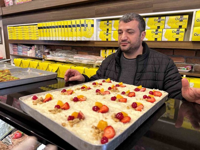 Ramazan İle Başlayıp Bayramla Bitiyor, Osmanlı’dan Günümüze Gelen Lezzet: Güllaç