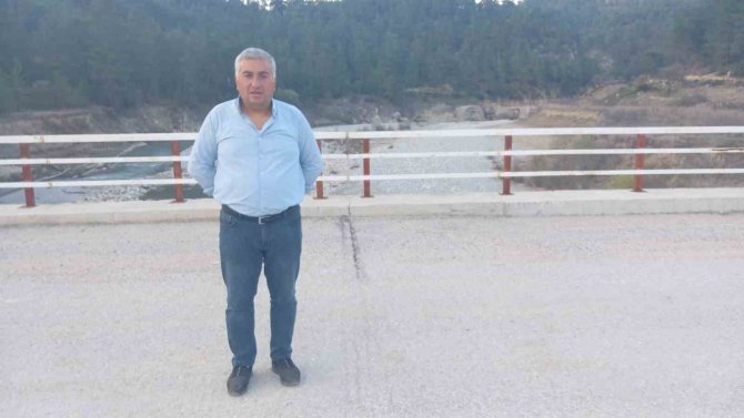 Derenin Ayırdığı 2 Mahalle 50 Metrelik Mesafede Orucu 3 Dakika Geç Açıyor