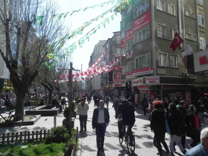 Vatandaşlar Güzel Havanın Keyfini Dışarıda Çıkardı