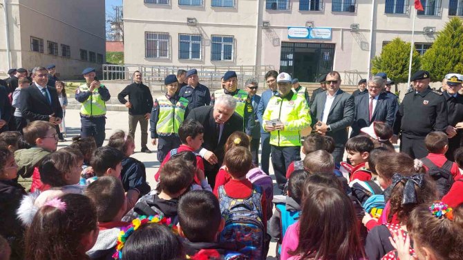 Çocuklar Trafikte Böyle Fark Edilecek