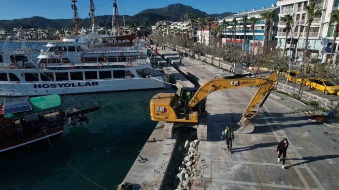 Marmaris Ticaret Odası Başkanı Ayhan; "Yat Limanı İnşaatı Bir An Önce Sona Ermeli"