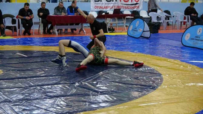 17 Yaş Altı Kadınlar Güreş Türkiye Şampiyonası Heyecanı Yozgat’ta Başladı