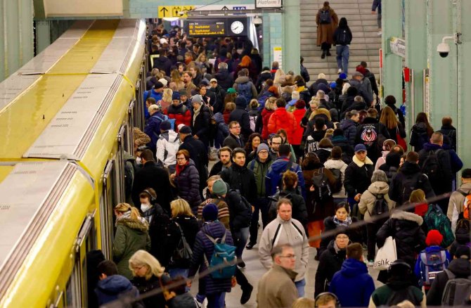 Berlin’de Şehir İçi Ulaşım Grevden Etkilenmedi
