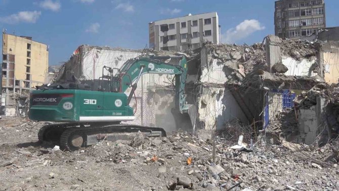 Kahramanmaraş’ta Enkaz Kaldırma Çalışması "Dron" İle Görüntülendi