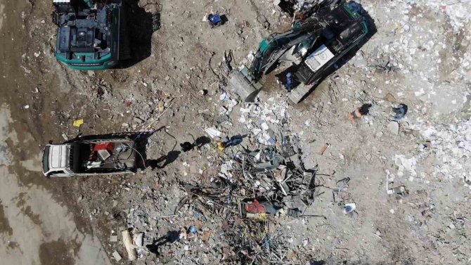 Kahramanmaraş’ta Enkaz Kaldırma Çalışması "Dron" İle Görüntülendi