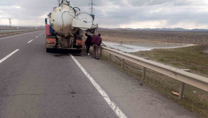 Kars’ta Peynir Altı Suyundan Oluşan Gölet Temizlendi