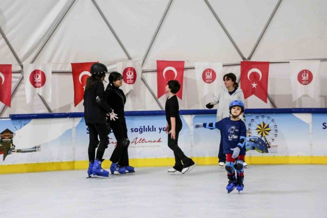 Keçiören’de Çocuklara Ücretsiz Paten Hizmeti