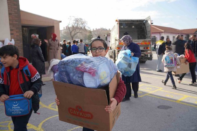 Karatay’da “1 Atık Çok Şeyi Değiştirir” Atık Toplama Yarışması Devam Ediyor