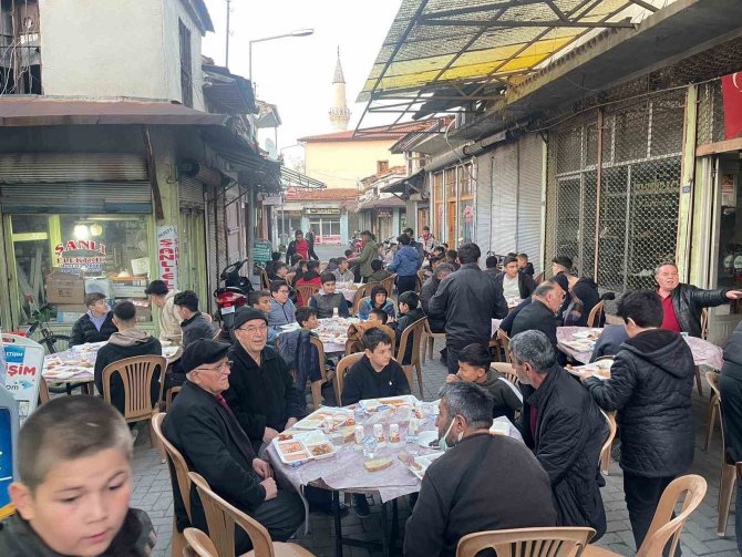 Kulalı Esnaflar İftarda Buluştu