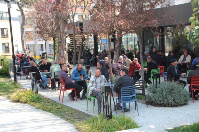 Güneş Vatandaşları Dışarıda Vakit Geçirmeye Davet Ediyor