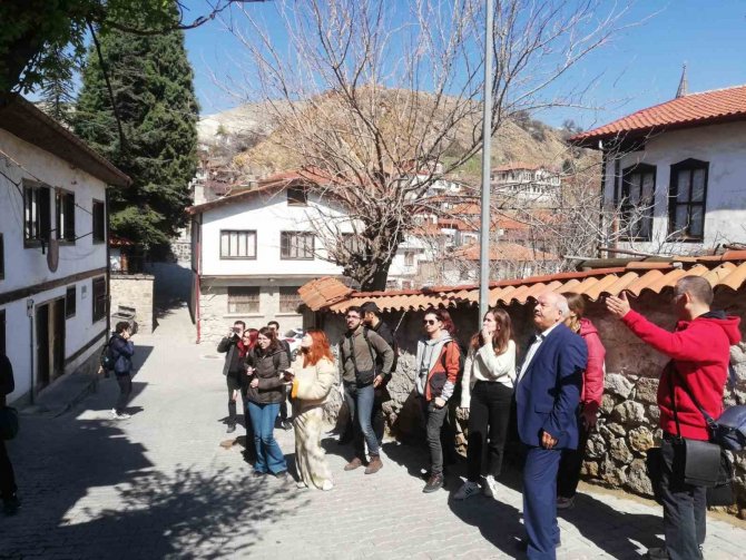 Odtü Öğrencileri Tarihi Beypazarı Evlerini İnceledi