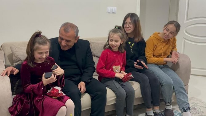 Vali Sonel, Mercan’ın Küpe Takma Hayalini Gerçekleştirdi