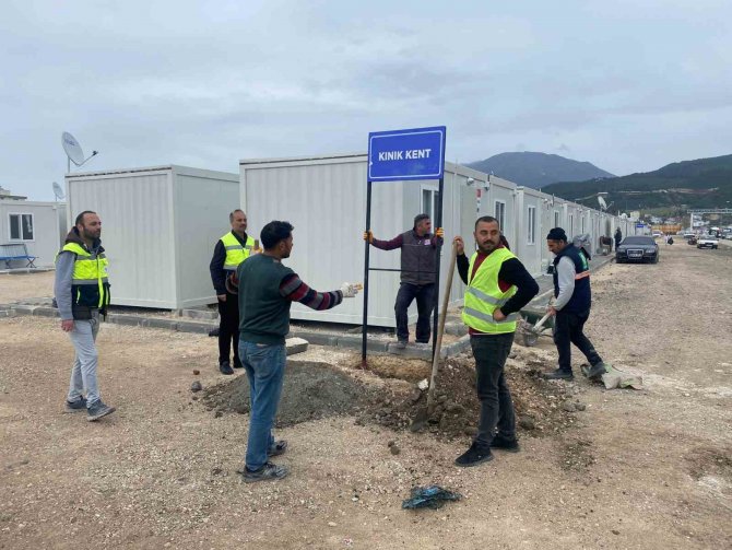 Osmaniye’de Bin 28 Konteyner Yerleştirildi, Tabelalar Asıldı