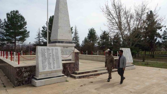 Casa Şehitlik Anıtı Depremde Dimdik Ayakta Kaldı