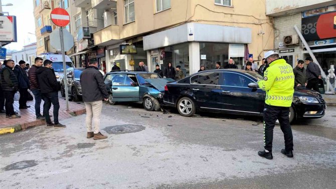 Sinop’ta 4 Aracın Karıştığı Kazada 1 Yaralı