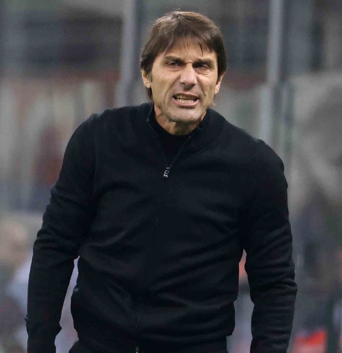 Tottenham, Antonio Conte İle Yollarını Ayırdı