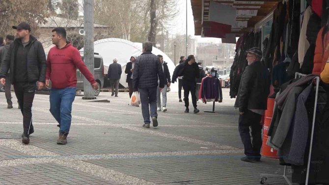 1500’lü Yıllarda İnşa Edildi, Depremde Hasar Gördü: Kapalı Çarşı Esnafı Şimdi Konteyner Çarşıda