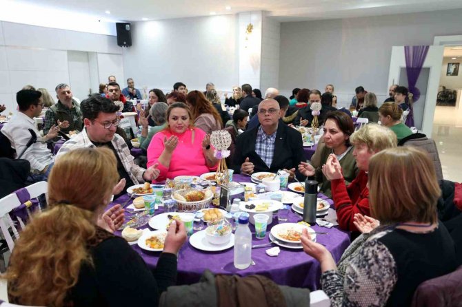 Rumeliler Yenimahalle’de İftar Sofrasında Buluştu