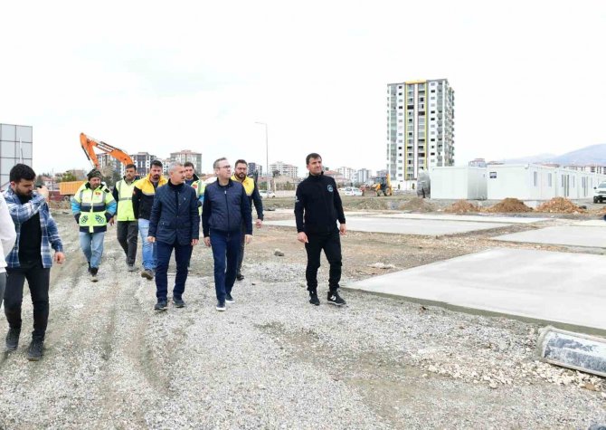 Yeşilyurt’ta Konteyner Çalışmaları Sürüyor