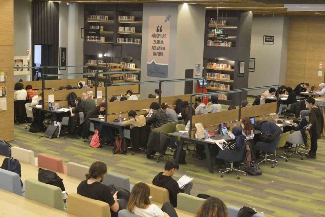 Yıldırım’ın Uyumayan Kütüphanelerinden 517 Bin Kişiye Hizmet