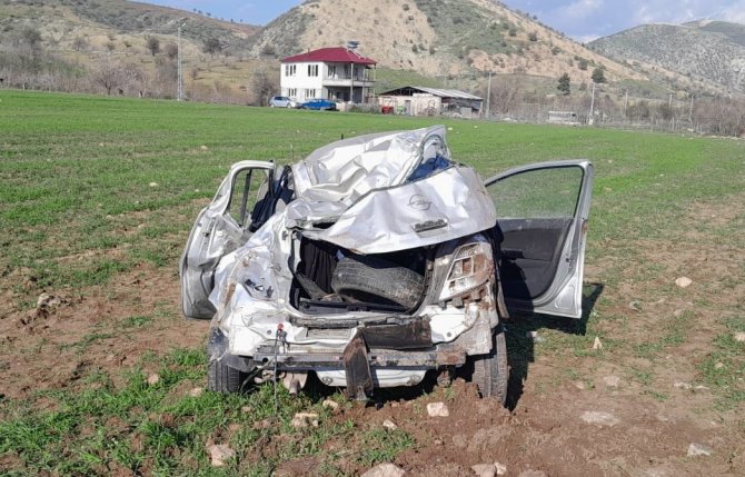 Otomobil Uçuruma Yuvarlandı: 1 Yaralı