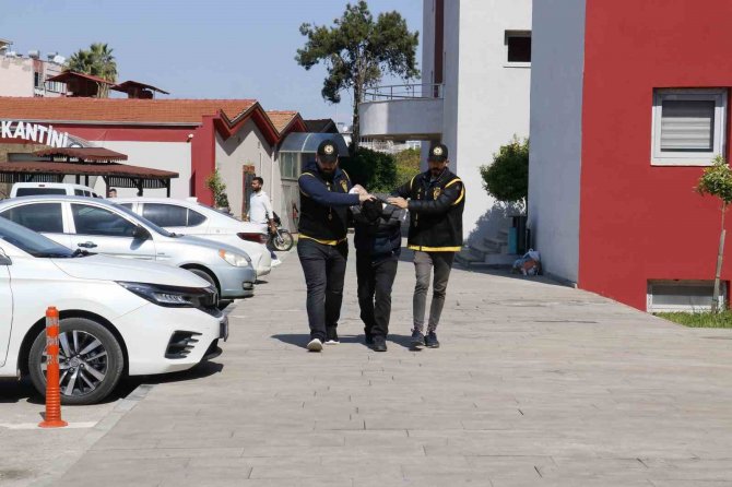 Cinayet Sanığı Serbest Bırakıldı, Dışarıda 2 Kişiyi Daha Vurdu