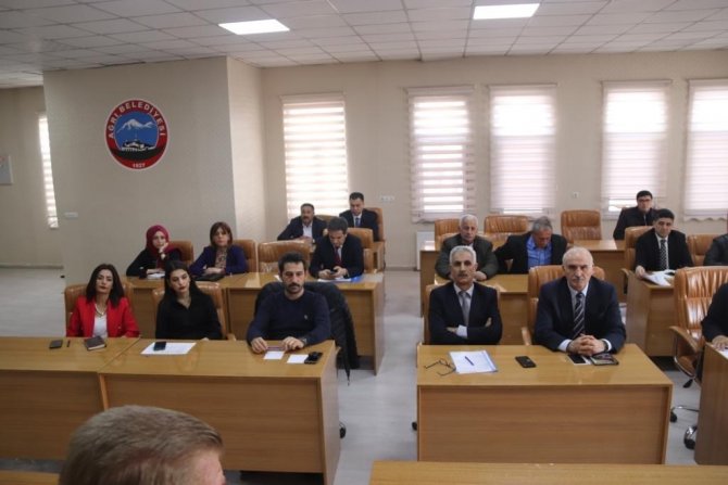 Başkan Karadoğan Belediyede İlk Toplantısını Yaptı