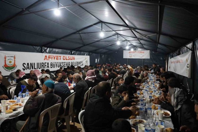 Beyazgül İftar Çadırlarını Ziyaret Ederek Vatandaşlarla İftar Yaptı