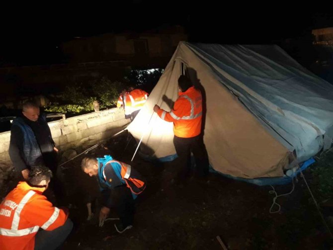 Büyükçekmece Belediyesi Depremzedelere Yardımlarını Sürdürüyor