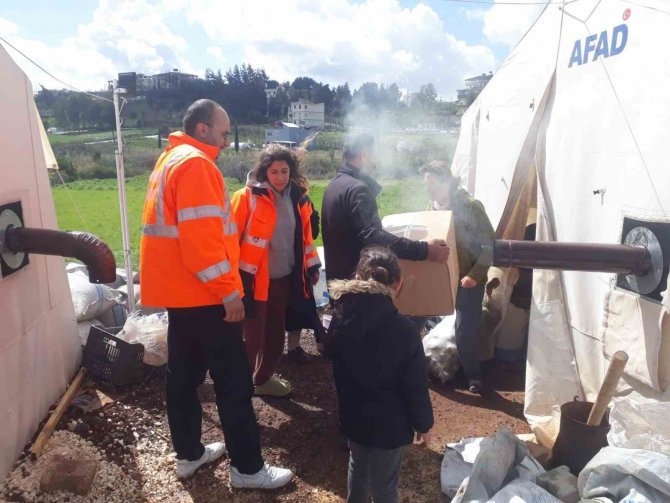 Büyükçekmece Belediyesi Depremzedelere Yardımlarını Sürdürüyor