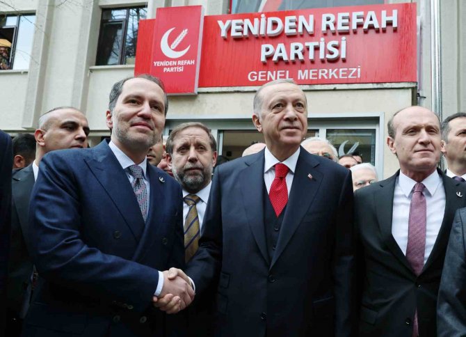 Cumhurbaşkanı Recep Tayyip Erdoğan’ın Yeniden Refah Partisi Genel Başkanı Fatih Erbakan’la Görüşmesi Başladı.