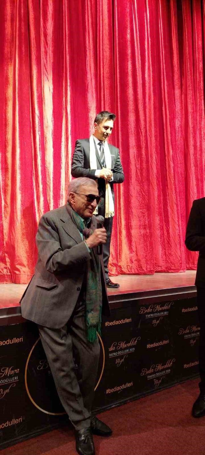 Haldun Dormen’e Sahnede 95. Yaş Sürprizi