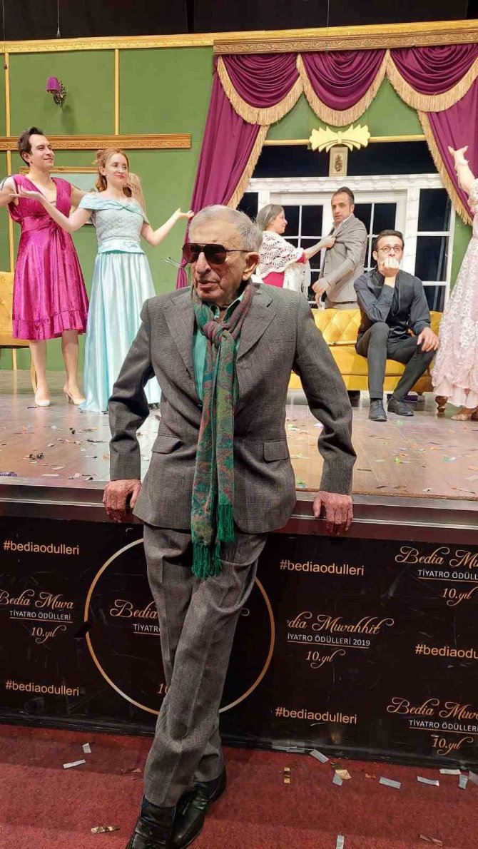 Haldun Dormen’e Sahnede 95. Yaş Sürprizi